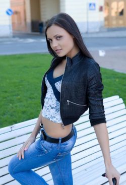 Милая женщина пригласит в гости мужчину из Москвы для страстного секса Милая женщина пригласит в гости мужчину из Москвы для страстного секса